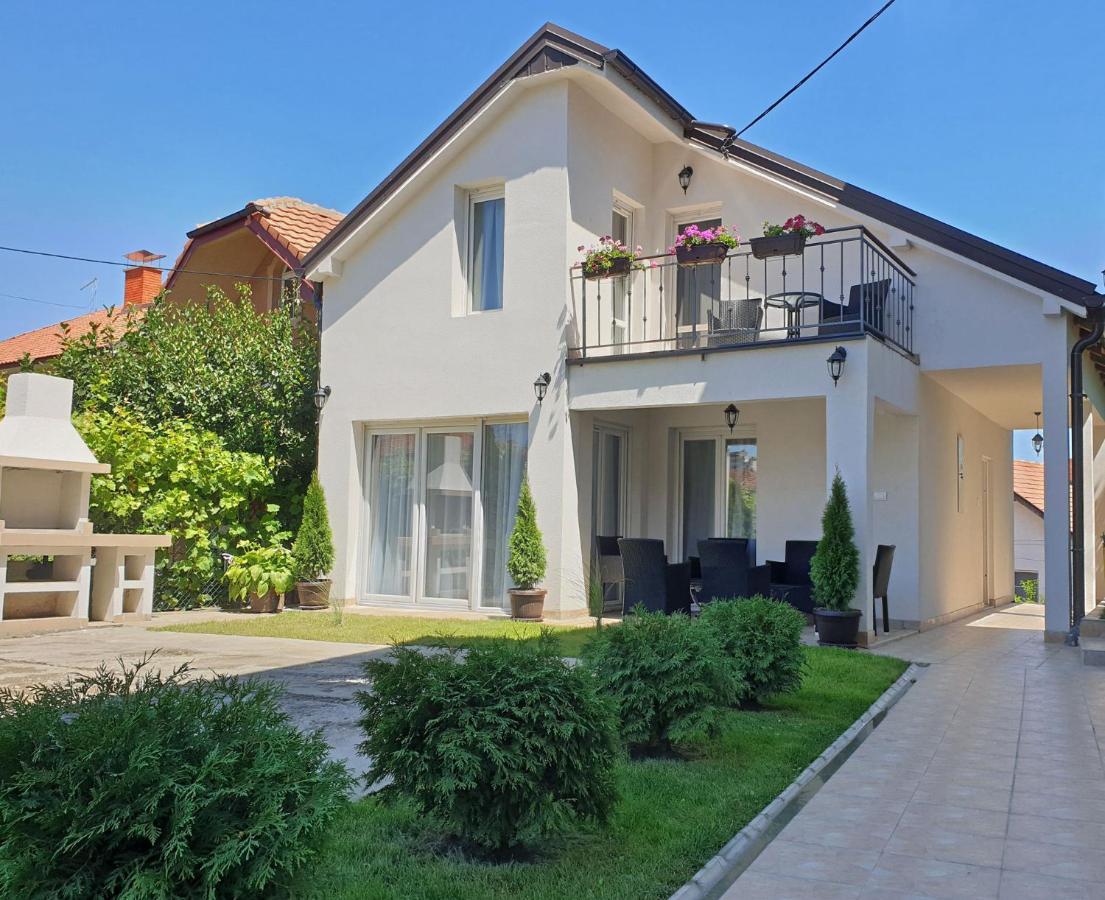 Kuca Ema Villa Belgrad Exteriör bild