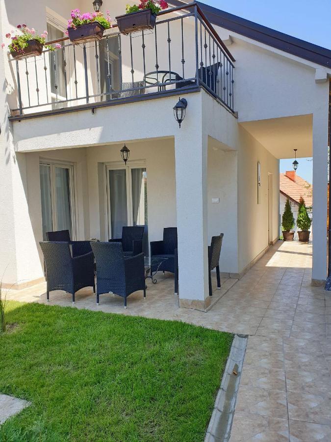 Kuca Ema Villa Belgrad Exteriör bild