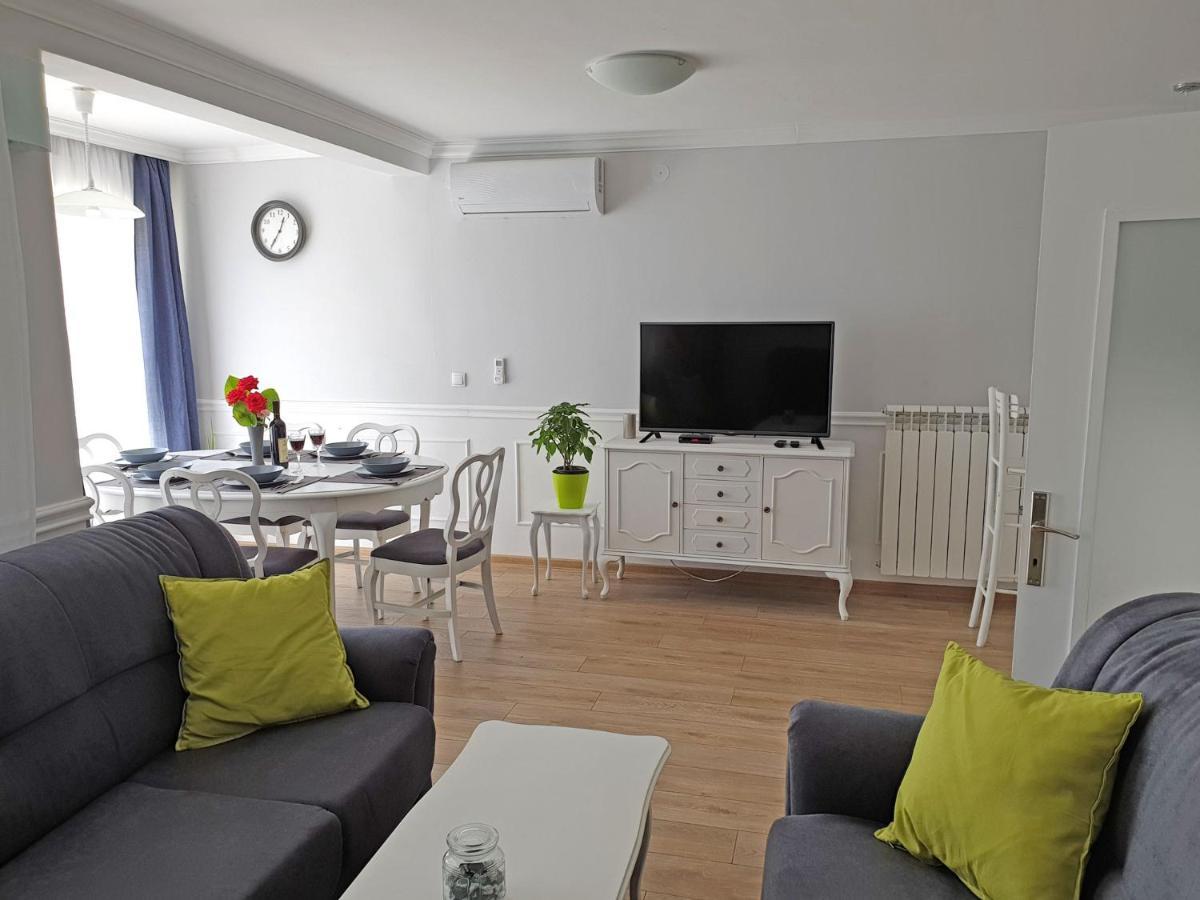 Kuca Ema Villa Belgrad Exteriör bild