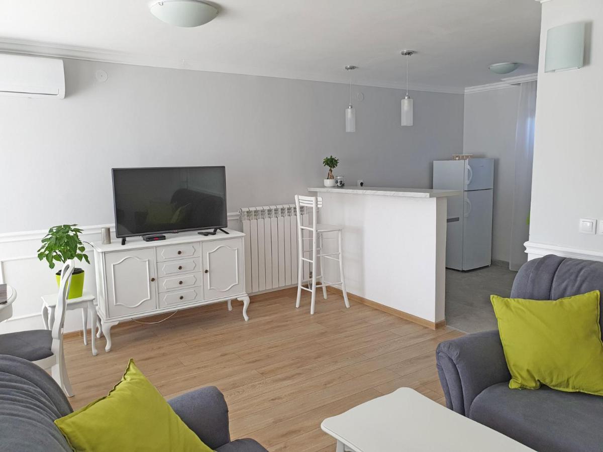 Kuca Ema Villa Belgrad Exteriör bild